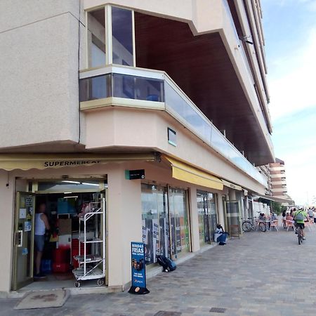 Acogedor Y Amplio Apartamento Familiar A Pie De Playa Calafell Exteriör bild