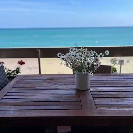 Acogedor Y Amplio Apartamento Familiar A Pie De Playa Calafell Exteriör bild