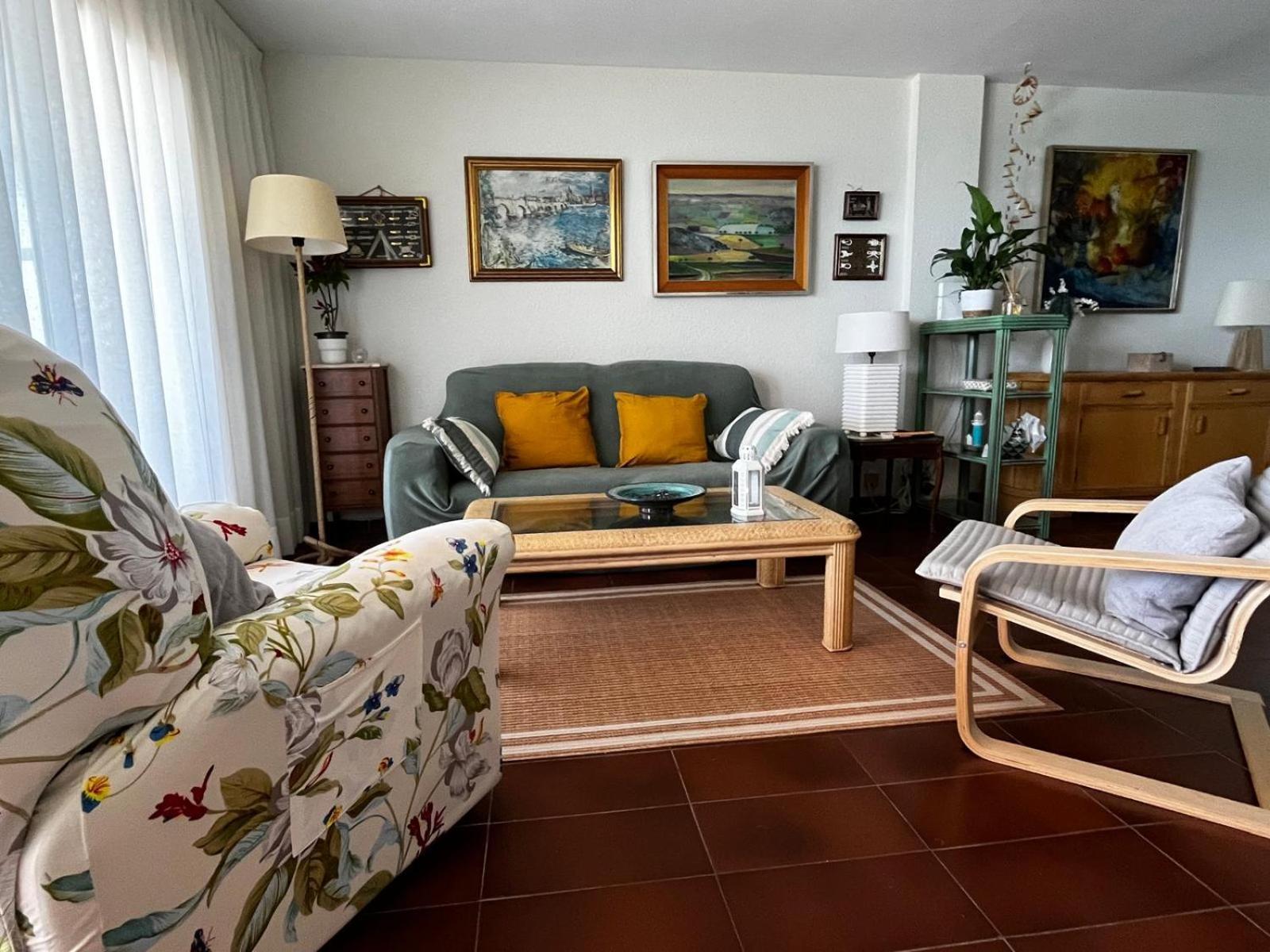 Acogedor Y Amplio Apartamento Familiar A Pie De Playa Calafell Exteriör bild