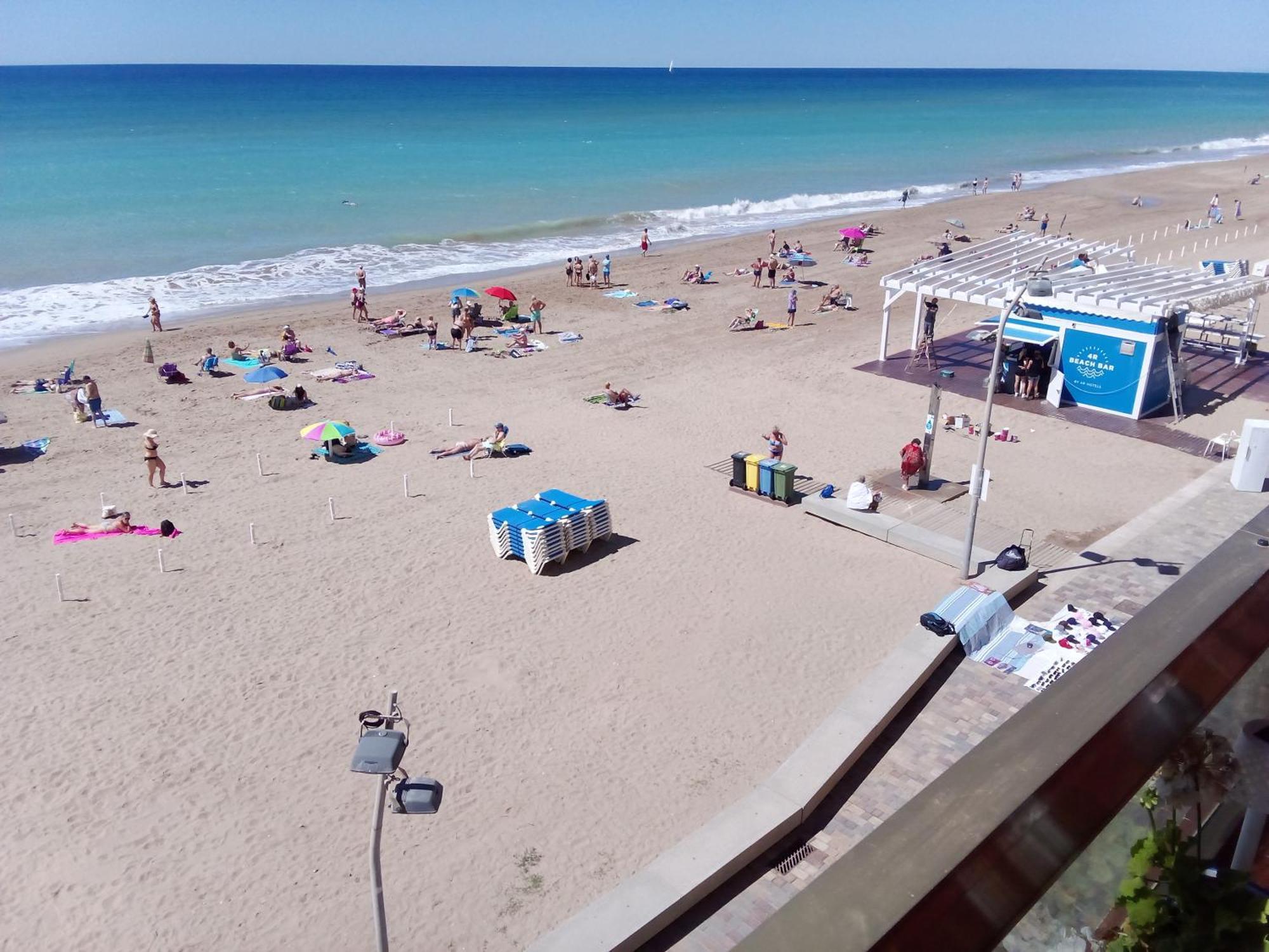 Acogedor Y Amplio Apartamento Familiar A Pie De Playa Calafell Exteriör bild